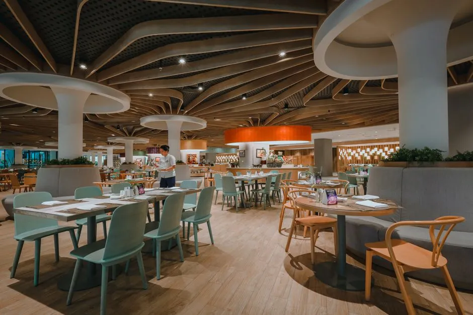 Casual sit-down restaurant dining room, illustrative photo